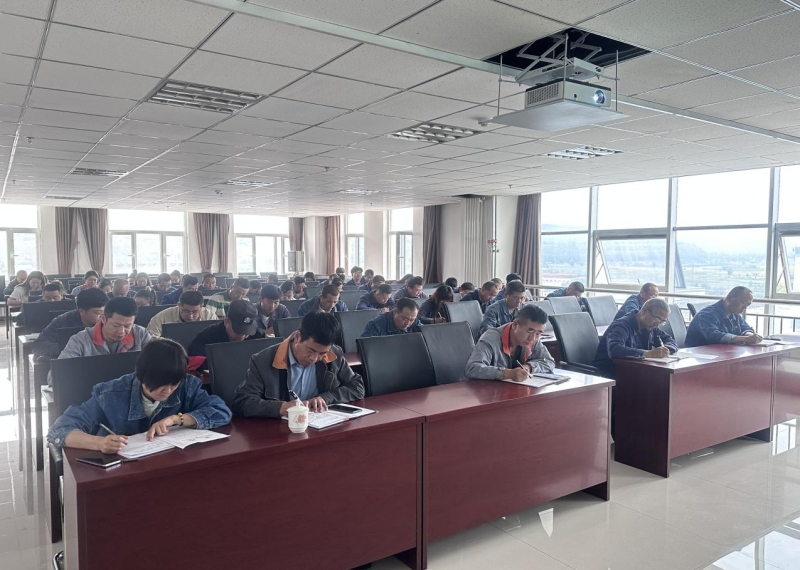 廉當&ldquo;鐮&rdquo;可以除雜念   欲為&ldquo;獄&rdquo;勢必積災(zāi)難 &mdash;&mdash;集團紀委書記為物產(chǎn)工投公司黨員干部、關(guān)鍵人員 授主題教育廉政專題黨課