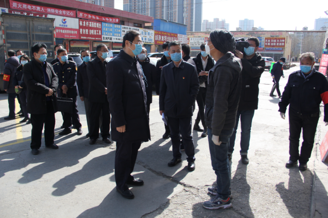 省委常委、西寧市委書記王曉同志赴物產(chǎn)三建汽配市場督導(dǎo)疫情防控暨復(fù)工復(fù)業(yè)工作