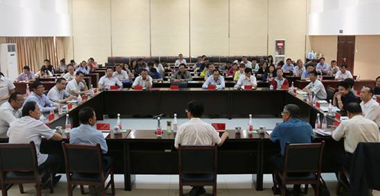 省國(guó)資委黨委副書記、副主任陳志忠 在青海物產(chǎn)集團(tuán)講專題黨課