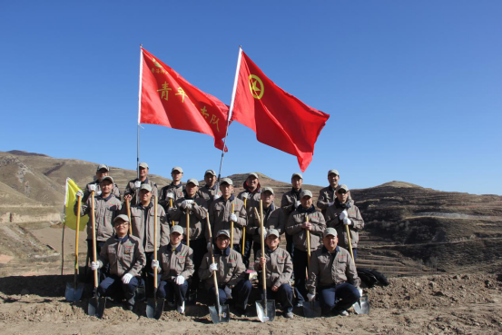 有一種奉獻(xiàn)叫&ldquo;五四精神&rdquo;，有一種擔(dān)當(dāng)叫&ldquo;青年突擊隊(duì)&rdquo;